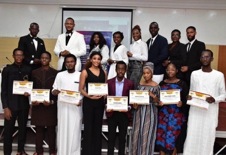 (NECOM) AU SERVICE DE L’ART ORATOIRE POUR LES FUTURS ORATEURS EN AFRIQUE