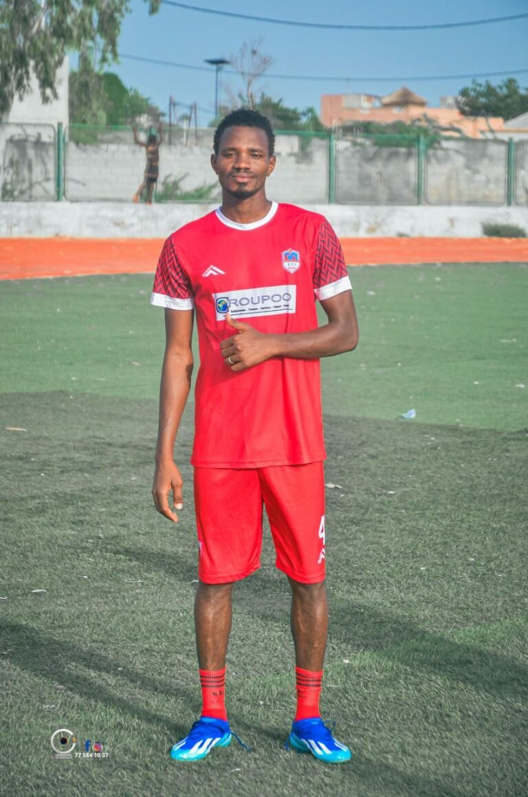 El hadji Malick Loum dit "Pirlo" signe au DIAMONO de Fatick