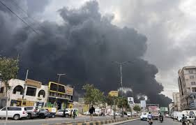 Dernière minute. Israël bombarde massivement la capitale du Yémen, Sanaa