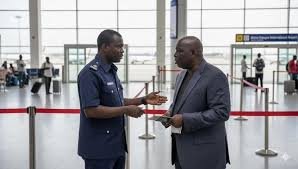 Scandale Ellipse-Madiambal DIAGNE s’eclipse via le vol AT 578 de Royal Air Maroc pour Paris via Banjul