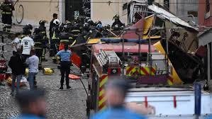 Lisbonne : le déraillement du funiculaire de Glória, au moins 15 morts