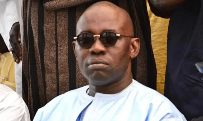 2 milliards de f cfa destinés à Wade détournés- Trainé en justice par Cheikh Amar, l’ancien ministre, Samuel Sarr, jugé ce matin devant le tribunal