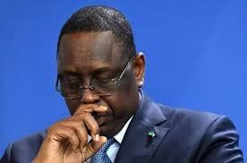 Macky dans la tourmente : l’étau se resserre