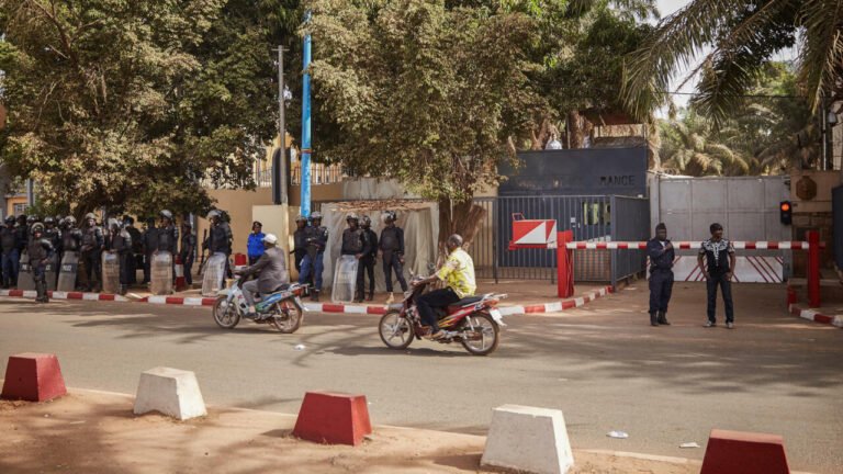 Paris recommande aux Français de quitter temporairement le Mali