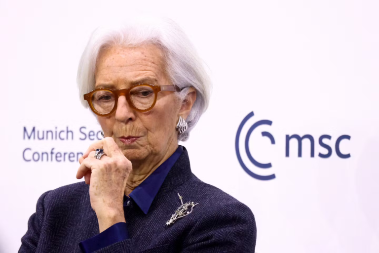 Lagarde critiquée pour un salaire BIS supplémentaire malgré les règles de la BCE