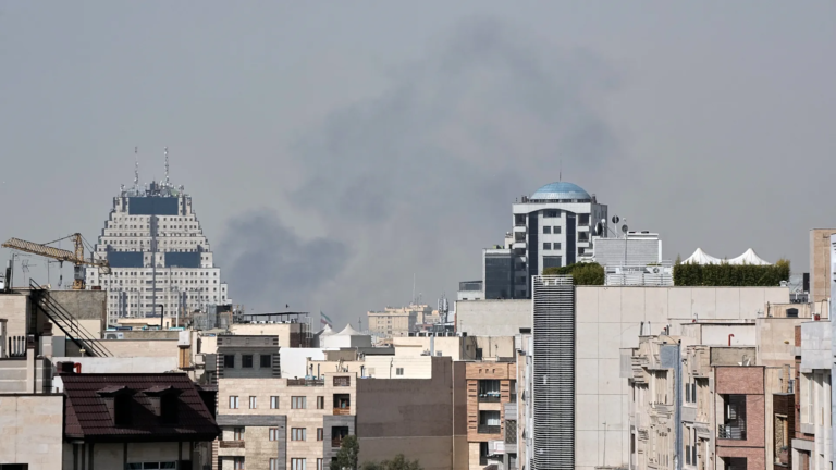 Les États-Unis et Israël lancent des frappes sur l'Iran : le point sur la situation