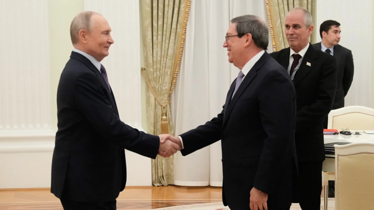 La Russie rejette les nouvelles sanctions américaines contre Cuba