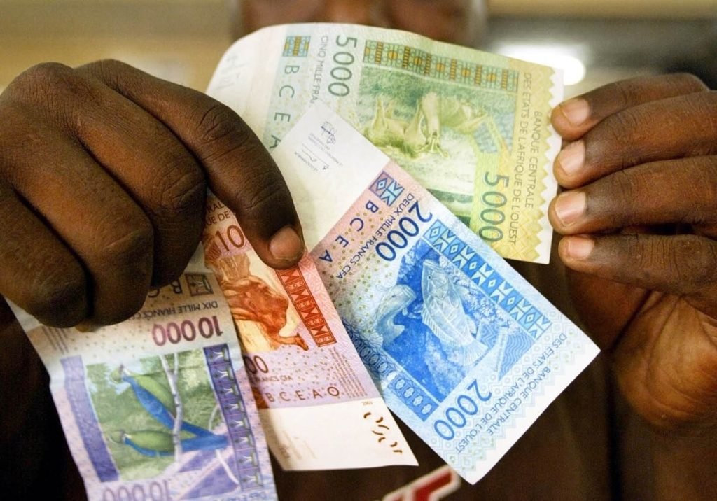 Sénégal : les recettes fiscales accélèrent, mais l’investissement public reste le point faible de l’exécution budgétaire